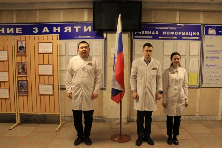 Церемония установки Государственного флага РФ