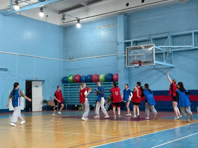 Соревнования по баскетболу на 1 курсе 6