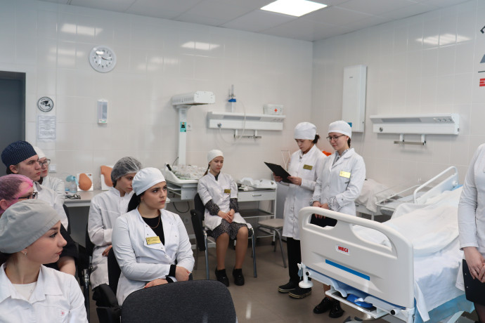 Омский медицинский колледж провел лекцию ко Дню беременных 3