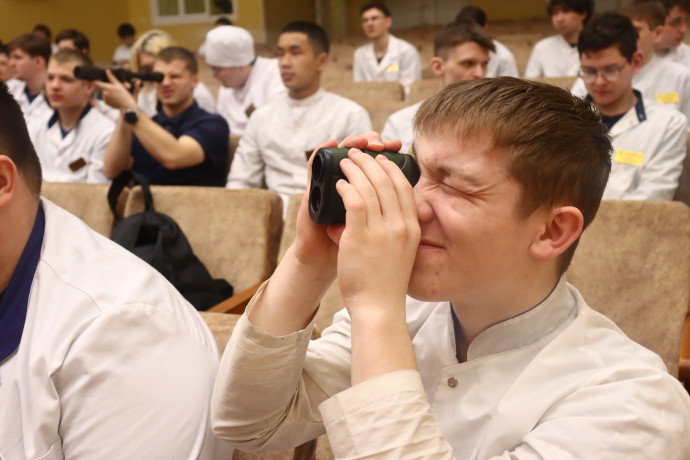 "Урок мужества" к Дню космонавтики 1