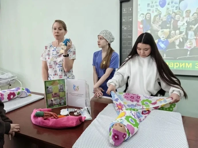 Горизонты будущего: Омские школьники выбирают профессию в сфере здравоохранения. 10