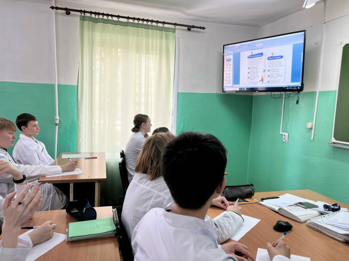 Студенты медицинского колледжа осваивают &bdquo;Азбуку инвестора&ldquo; в рамках эстафеты &bdquo;Мои финансы&ldquo; 4