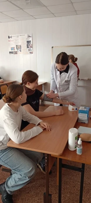 Областной медицинский колледж на профориентационном мероприятии "Поступаем в колледж. Новое в правилах приема" 4