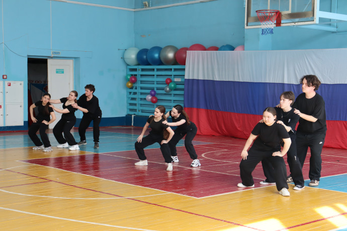 Спортивный праздник "Красота, грация, здоровье" в Медицинском колледже 6