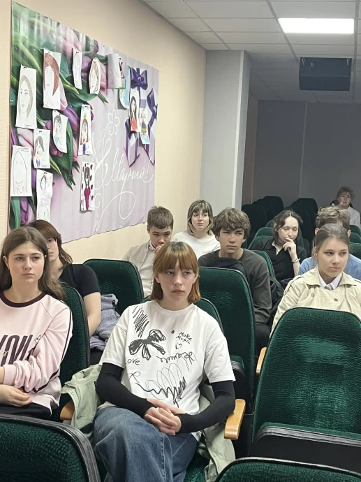 Школьники знакомятся с медицинскими профессиями. 3