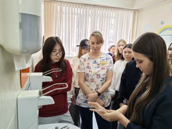 Горизонты будущего: Омские школьники выбирают профессию в сфере здравоохранения. 6