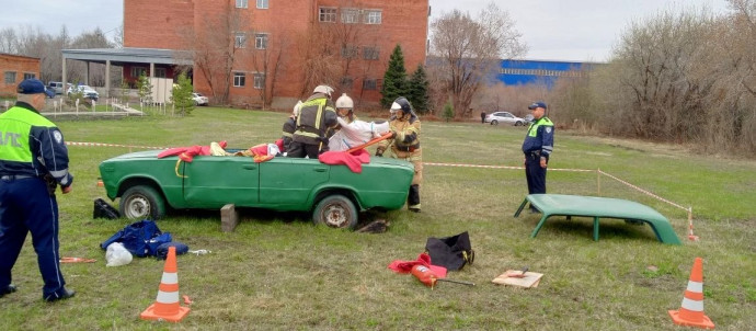 Студенты Медицинского колледжа стали частью масштабных соревнований по ЧС 0
