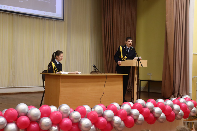 Курсанты Омской Академии МВД провели лекцию для студентов Медицинского колледжа: противодействие экстремизму. 0